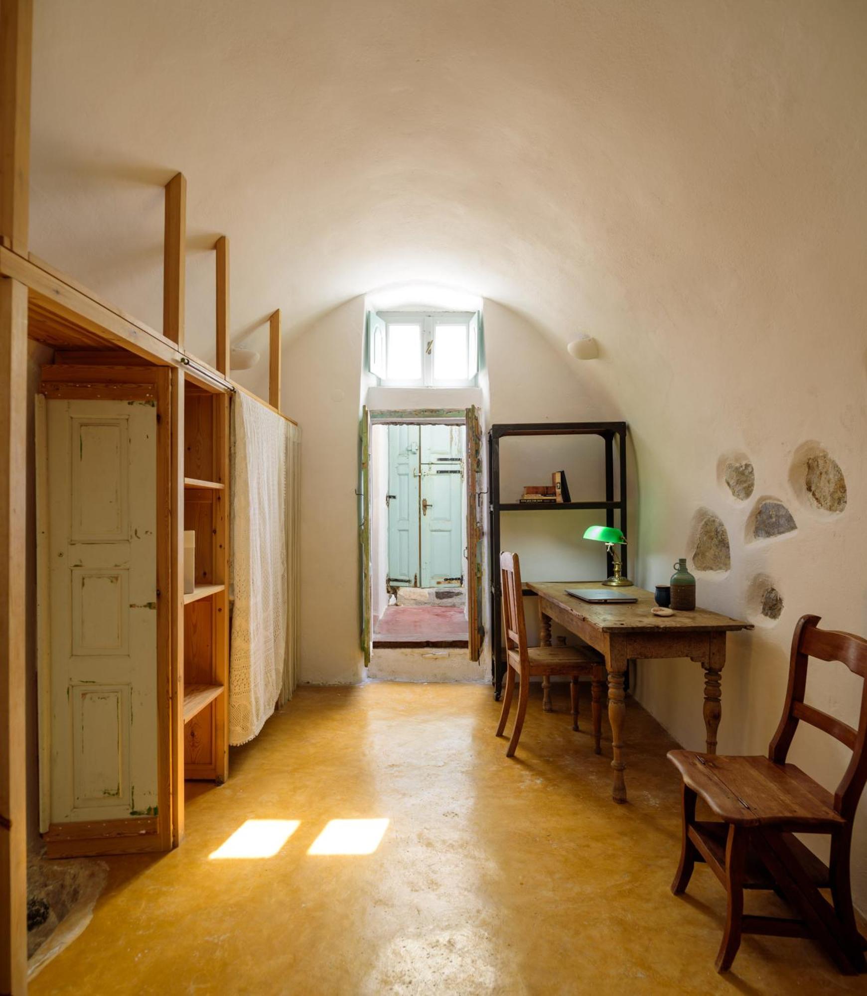Sail Away House In Emporio